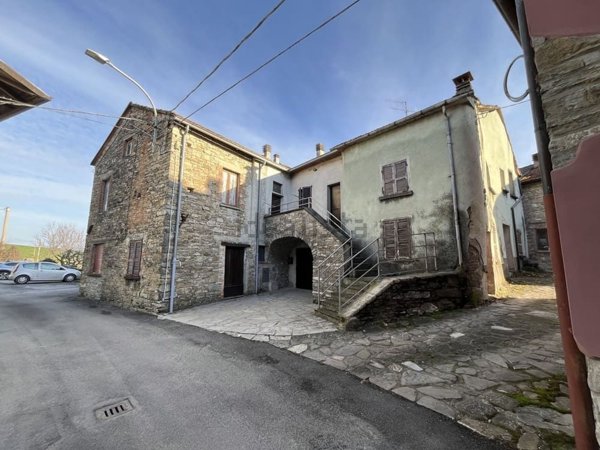 appartamento in vendita a Bardi in zona Carpana