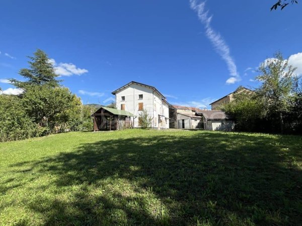 casa indipendente in vendita a Bardi in zona Dorbora