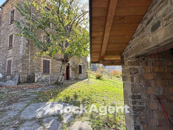 casale in vendita a Bardi