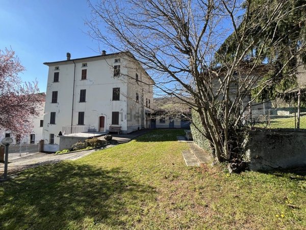 casa indipendente in vendita a Bardi