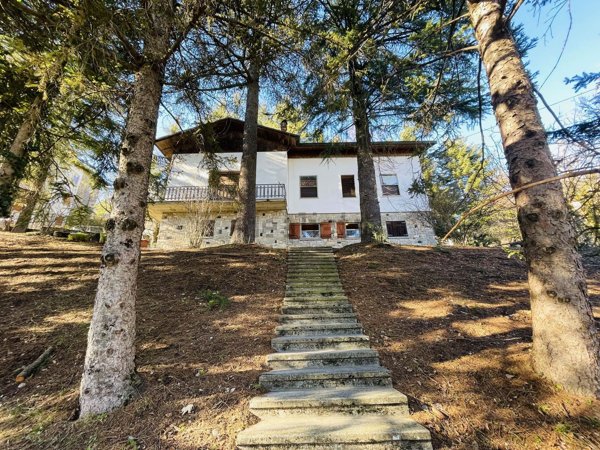 casa indipendente in vendita a Bardi