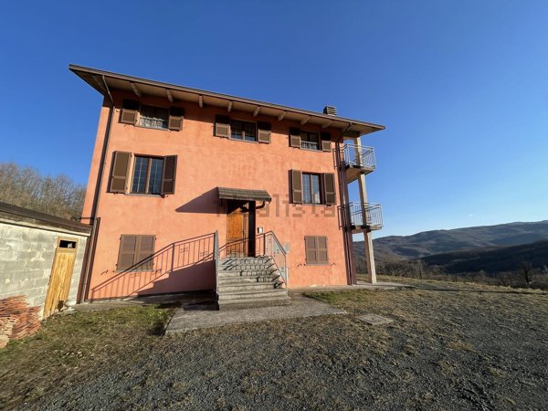 casa indipendente in vendita a Bardi in zona Dorbora