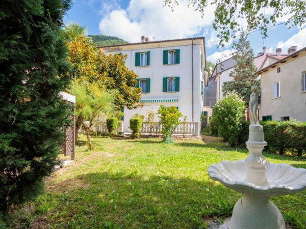 casa indipendente in vendita a Bardi