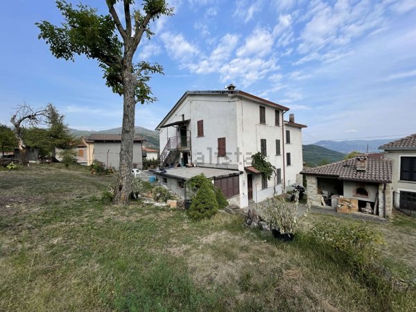 casa indipendente in vendita a Bardi in zona Costa