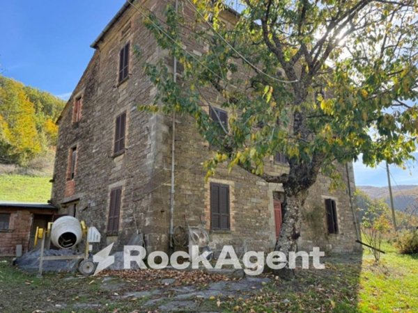 casa indipendente in vendita a Bardi
