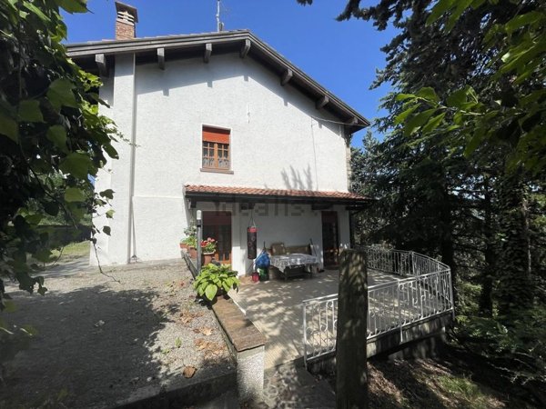 casa indipendente in vendita a Bardi in zona Diamanti