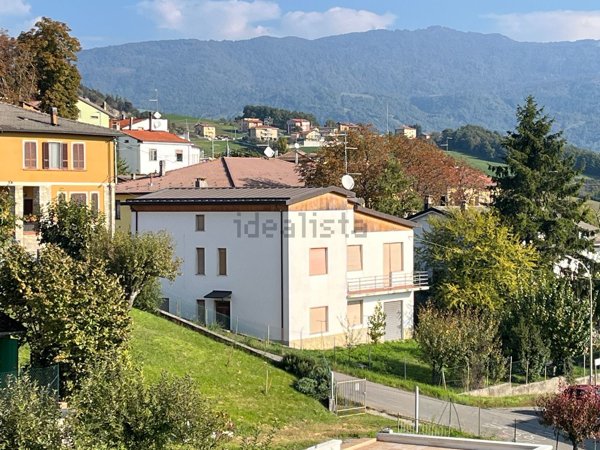 casa indipendente in vendita a Bardi in zona Diamanti