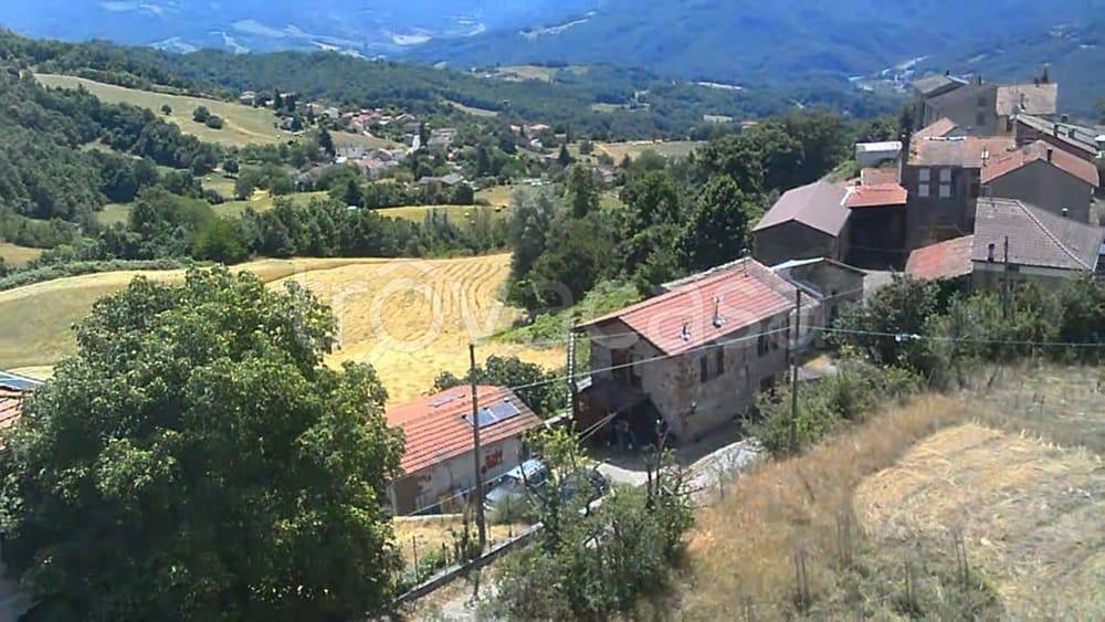 appartamento in vendita a Bardi in zona Cogno