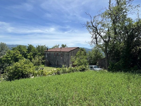 casale in vendita a Bardi in zona Diamanti
