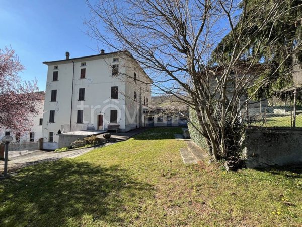 casa indipendente in vendita a Bardi in zona Cogno Grezzo