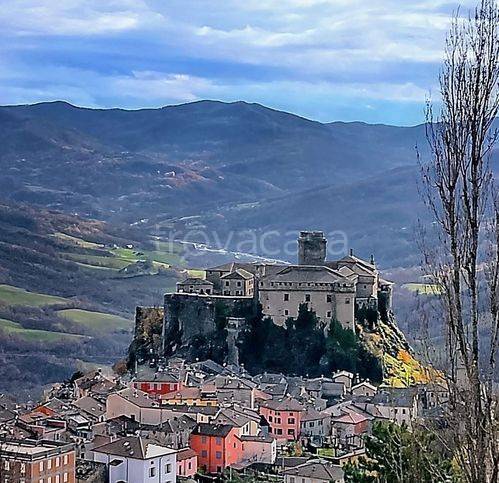 casa indipendente in vendita a Bardi