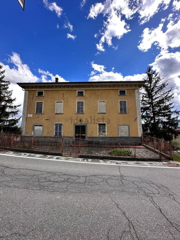 casa indipendente in vendita a Bardi in zona Diamanti