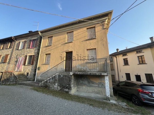 casa indipendente in vendita a Bardi in zona Cogno Grezzo
