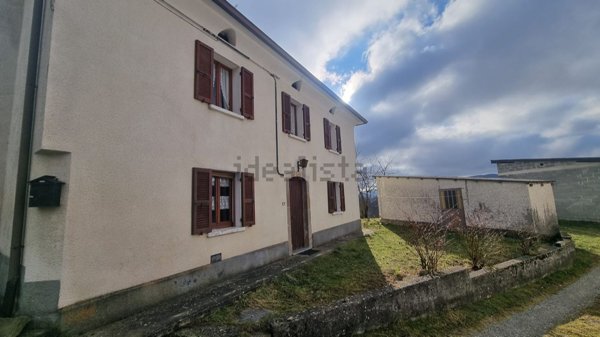 casa indipendente in vendita a Bardi in zona Cogno Grezzo