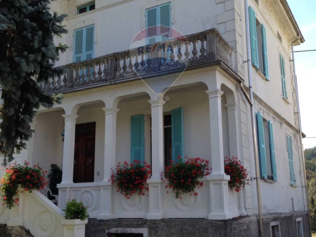 casa indipendente in vendita a Bedonia