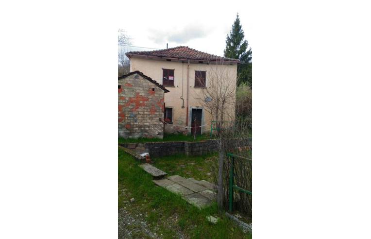 casa indipendente in vendita a Bedonia in zona Roncole