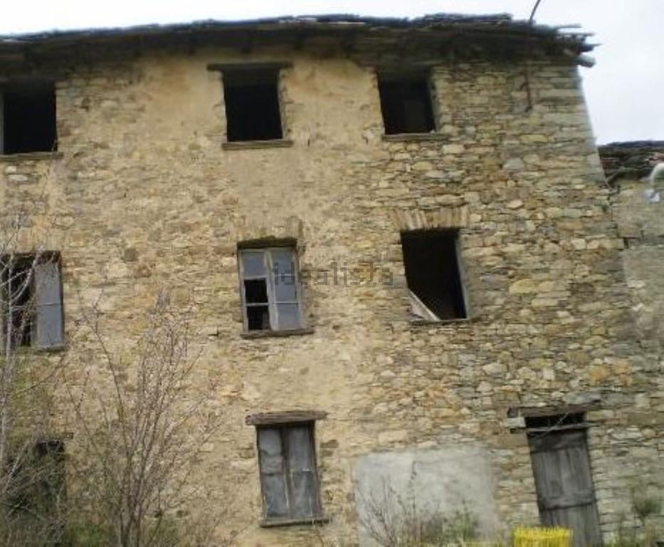casa indipendente in vendita a Bedonia in zona Caneso