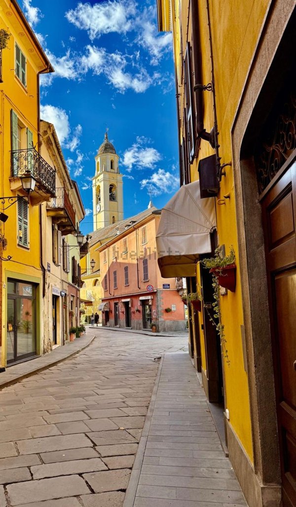 esavano in vendita a Bedonia