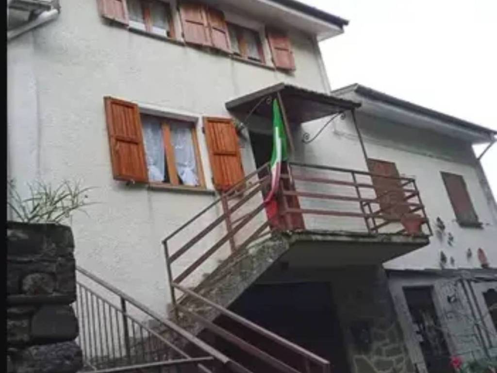 casa indipendente in vendita a Bedonia