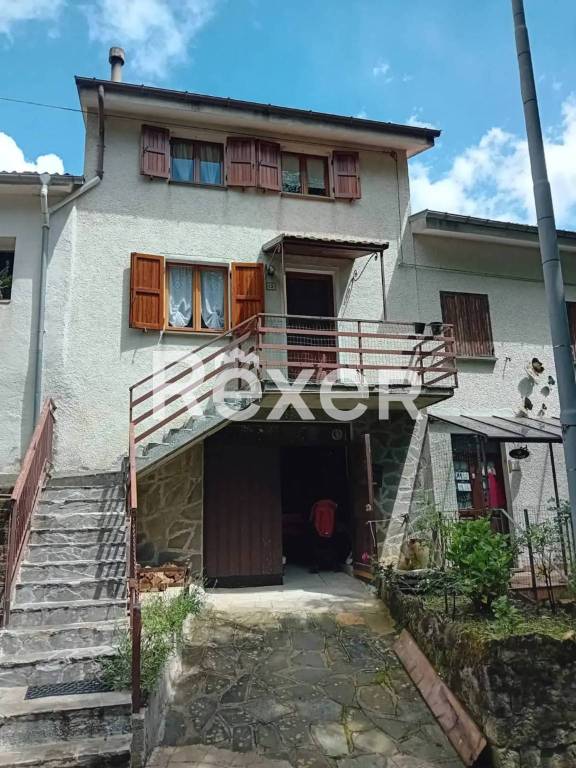 casa indipendente in vendita a Bedonia