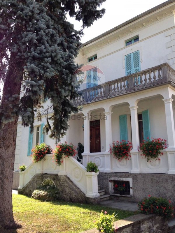 casa indipendente in vendita a Bedonia in zona Montevacà