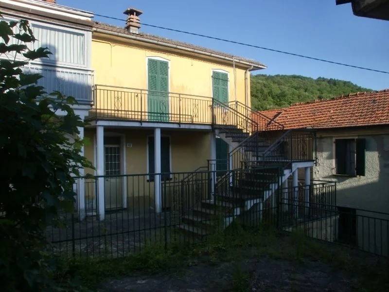 casa indipendente in vendita a Bedonia in zona Alpe
