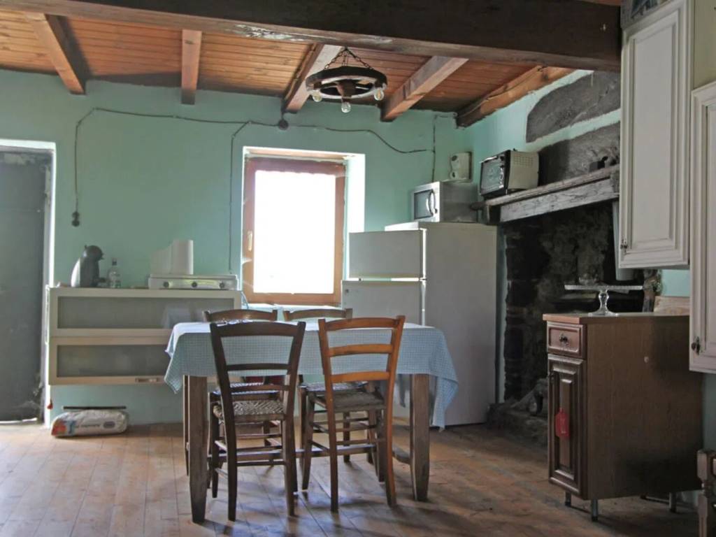 casa indipendente in vendita a Bedonia in zona Caneso