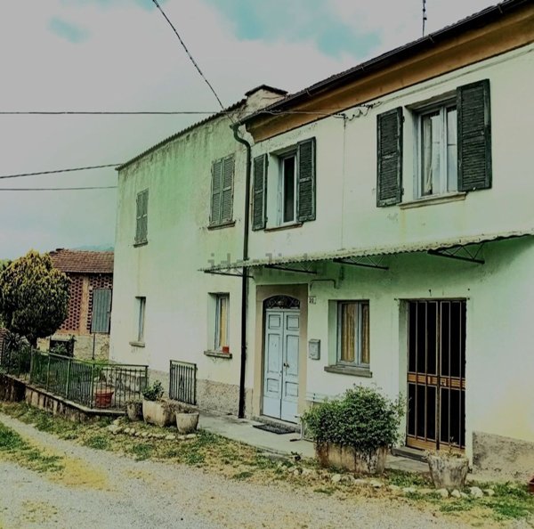 casa indipendente in vendita a Bedonia