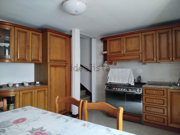 casa indipendente in vendita a Bedonia in zona Montevacà