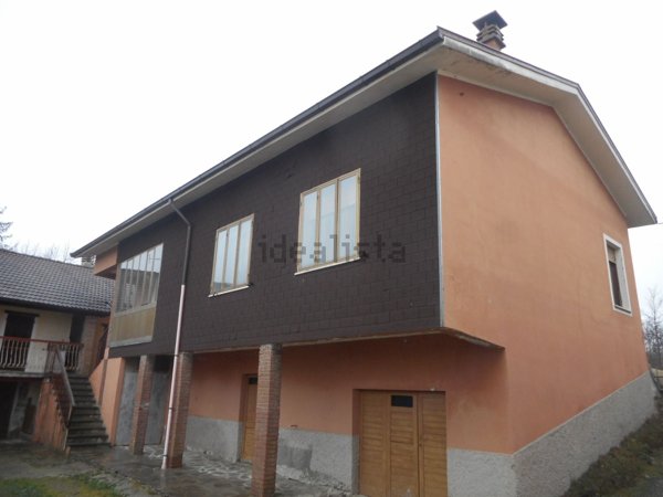 casa indipendente in vendita a Bedonia in zona Salarolo