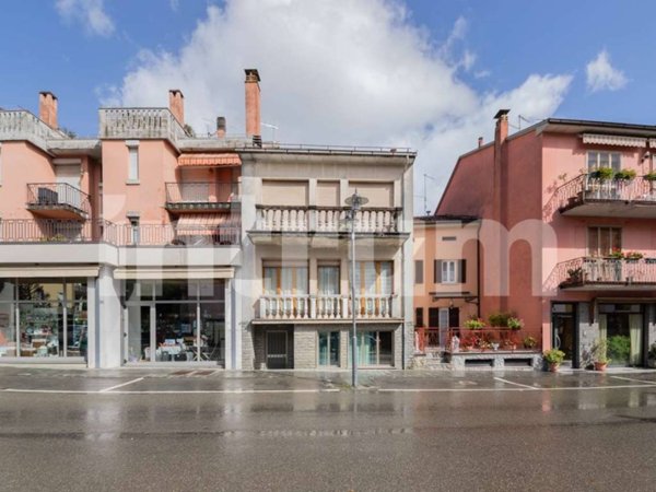 casa indipendente in vendita a Bedonia in zona Montevacà