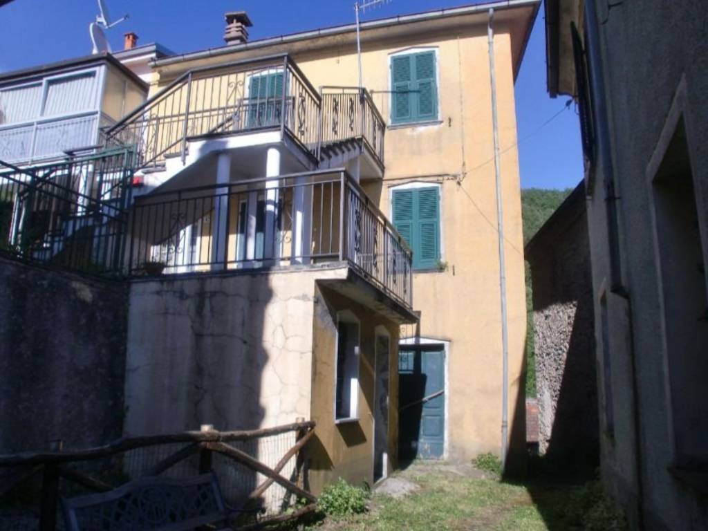 casa indipendente in vendita a Bedonia