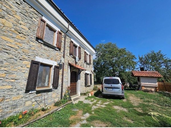 casa indipendente in vendita a Bedonia