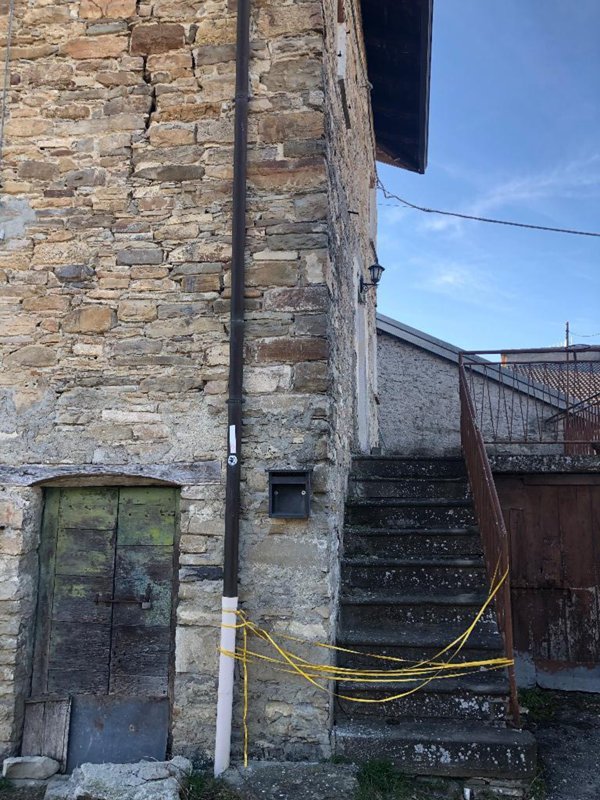 casa indipendente in vendita a Berceto in zona Fugazzolo
