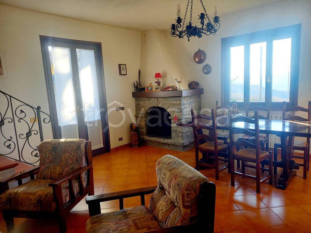 casa indipendente in vendita a Berceto