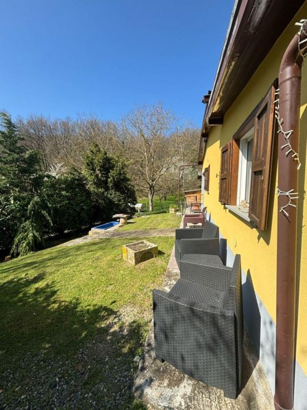 casa indipendente in vendita a Berceto in zona Ghiare