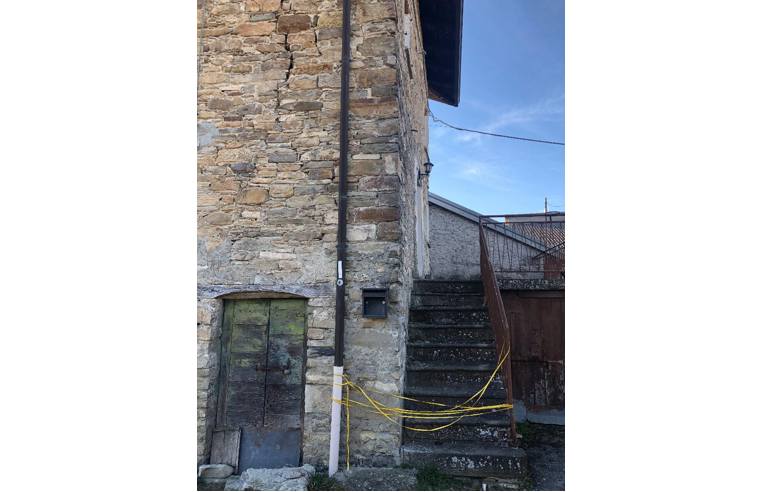 casa indipendente in vendita a Berceto in zona Fugazzolo