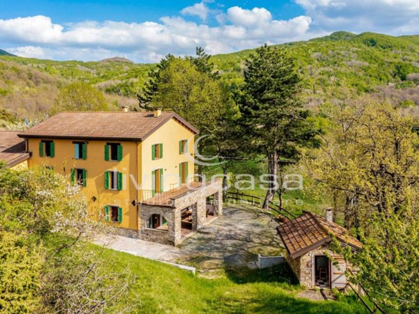 casa indipendente in vendita a Berceto in zona Boschi