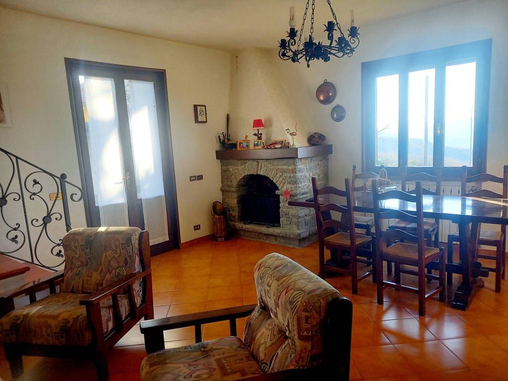 casa indipendente in vendita a Berceto