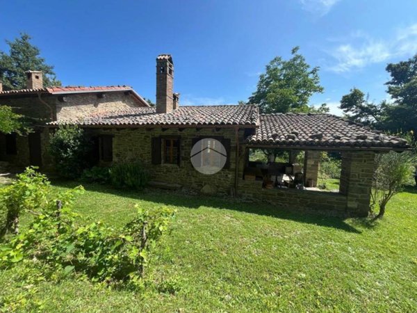 casa indipendente in vendita a Berceto in zona Casaselvatica