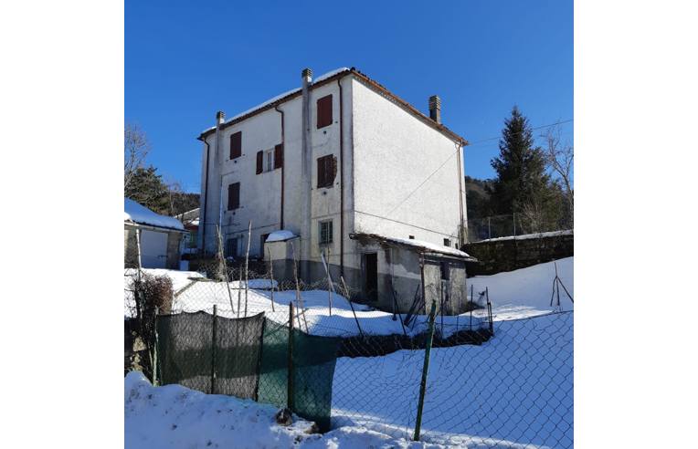 casa indipendente in vendita a Berceto
