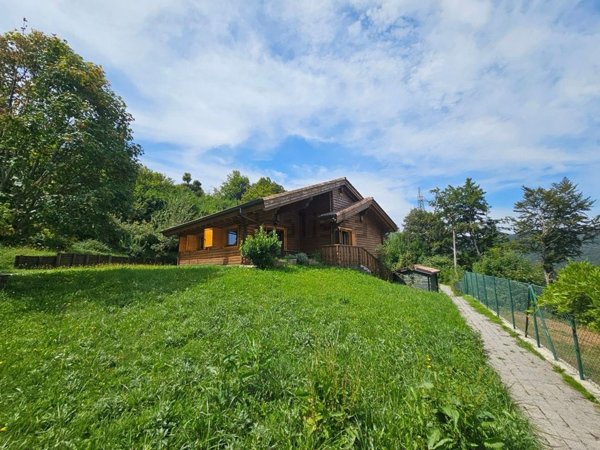 casa indipendente in vendita a Berceto in zona Boschi