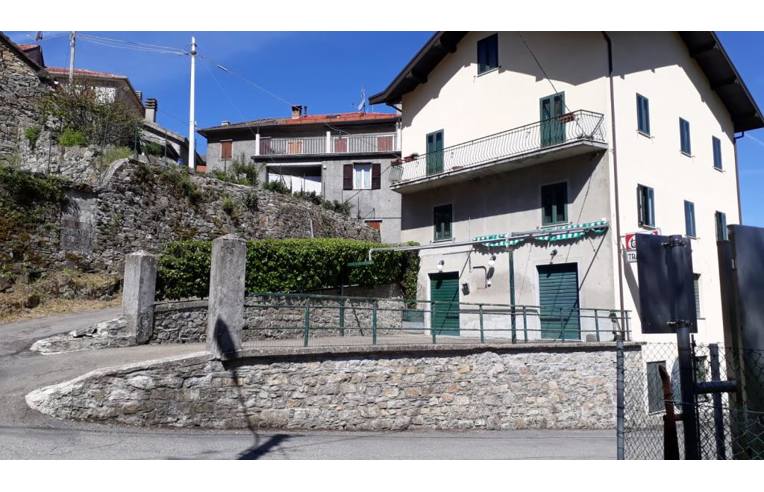 negozio in vendita a Berceto in zona Fugazzolo