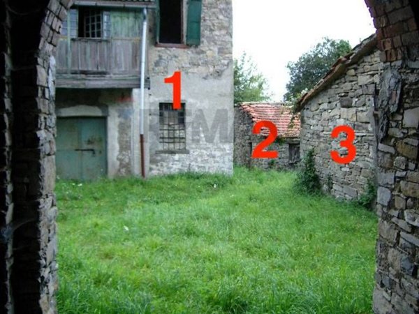 casale in vendita a Berceto in zona Boschi