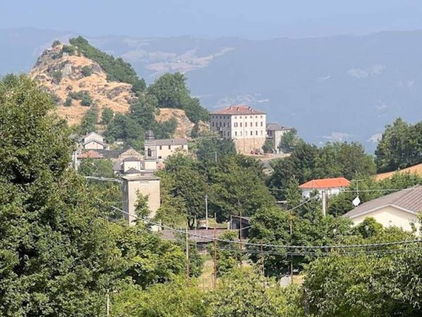 casa indipendente in vendita a Berceto in zona Roccaprebalza