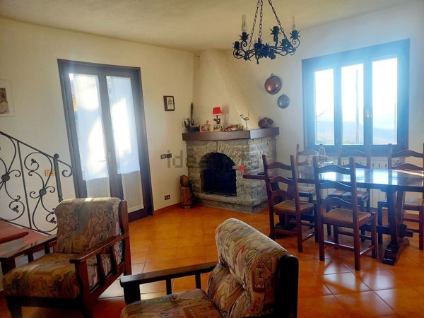 casa indipendente in vendita a Berceto in zona Pagazzano