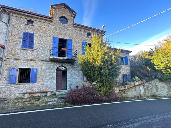 casa indipendente in vendita a Berceto