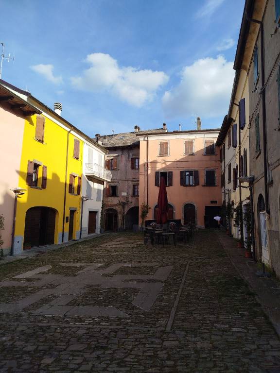 casa indipendente in vendita a Berceto in zona Pian Farioli