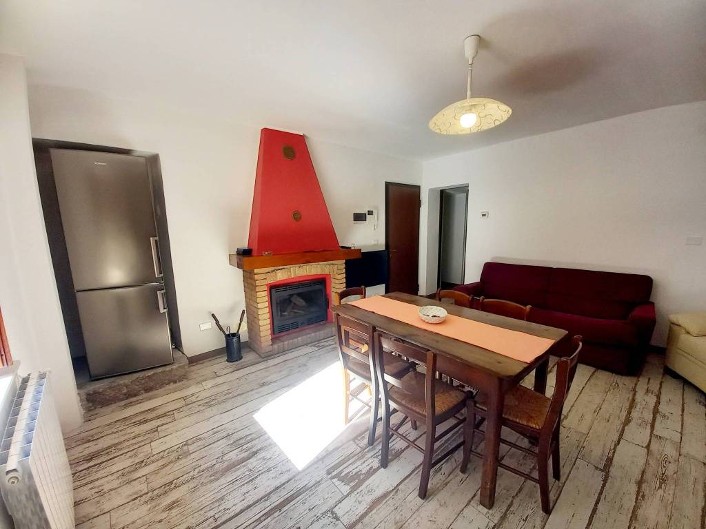 casa indipendente in vendita a Berceto in zona Pian Farioli