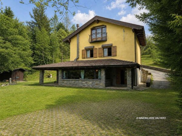 casa indipendente in vendita a Berceto in zona Pian Farioli